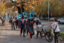 Алматы захватили Человеки-пауки: вышел мультфильм «Человек-Паук: Через вселенные» в казахской озвучке