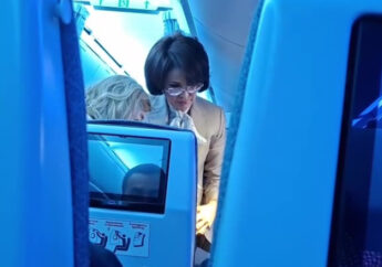 “Я не смогу повлиять на мнение каждого“. Министр здравоохранения о видео на борту самолёта